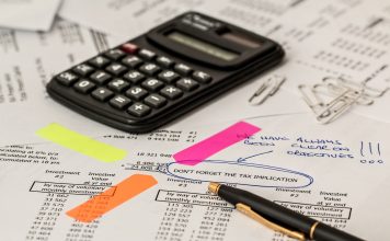 Calculator to represent calculating tax on shares